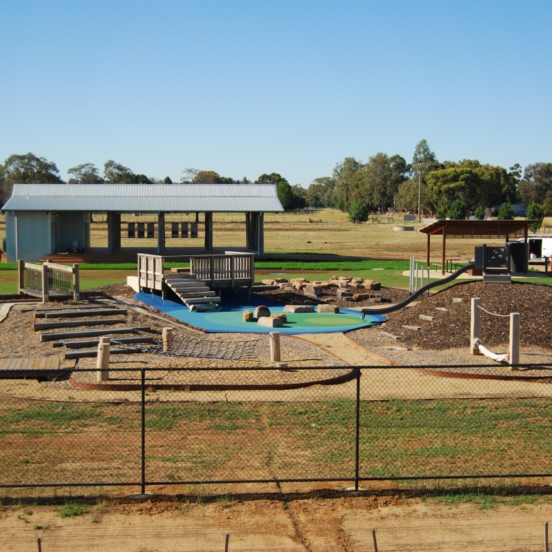 Arcadia Native Fish Hatchery Visitor Centre & Giant Murray Cod