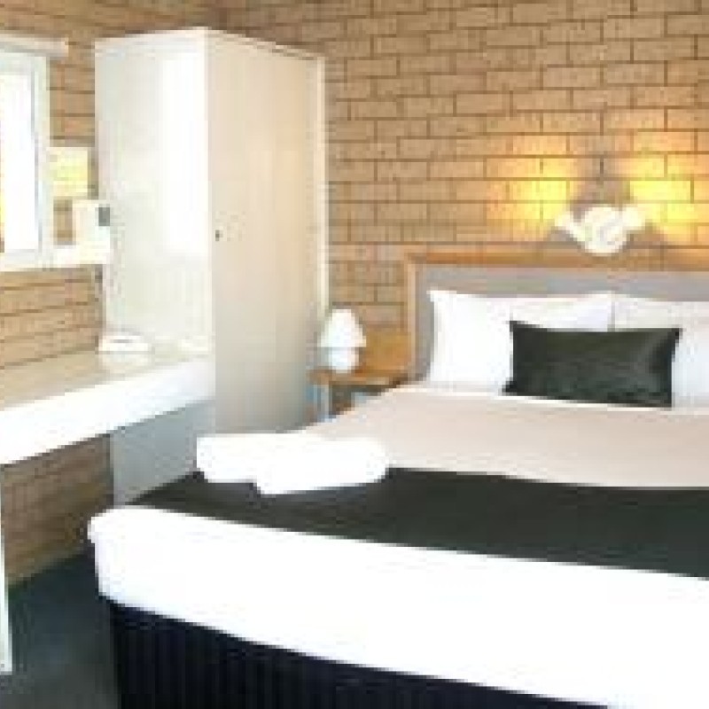 Country Home Motor Inn