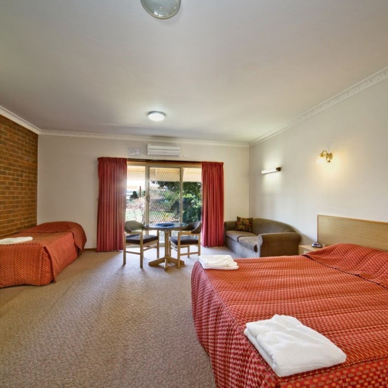 Paradise Lakes Motel