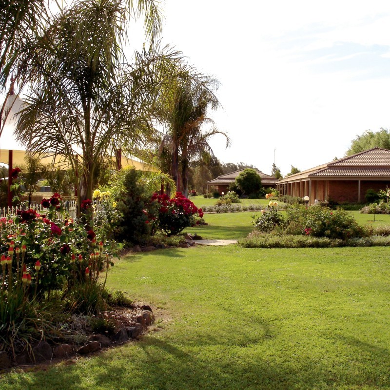 Paradise Lakes Motel